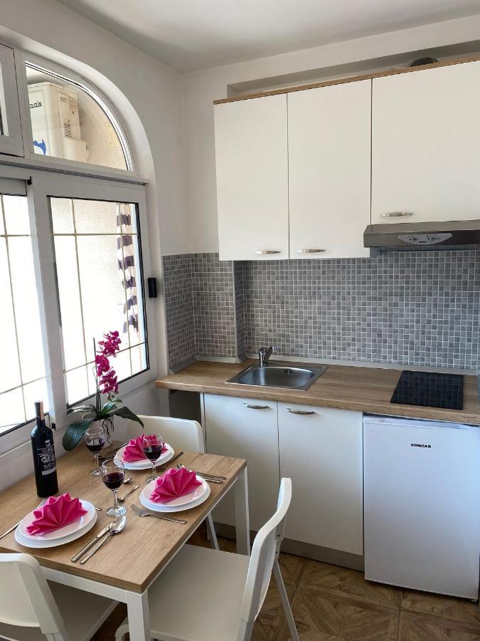 Apartments Kovac Makarska Eksteriør billede