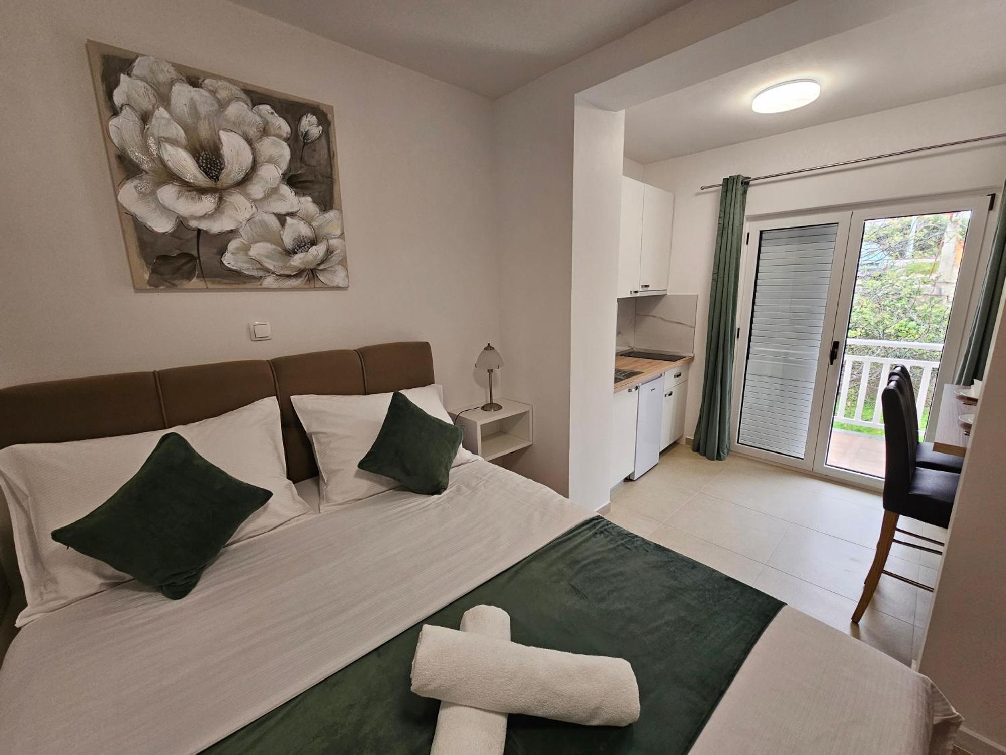 Apartments Kovac Makarska Eksteriør billede