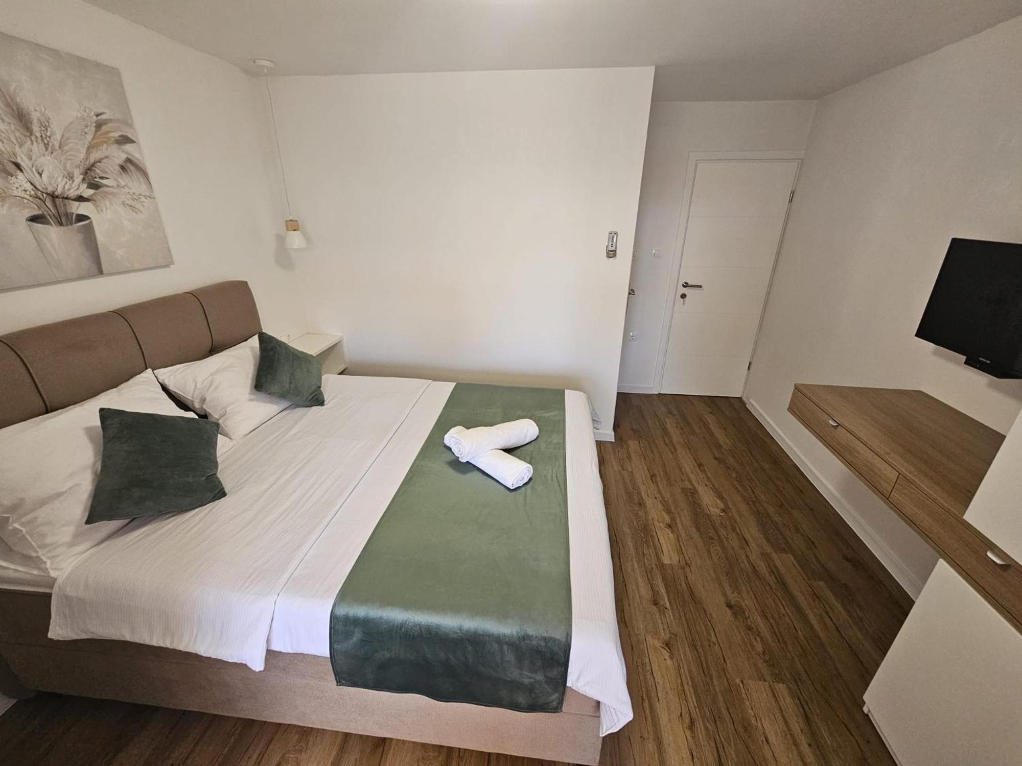 Apartments Kovac Makarska Eksteriør billede