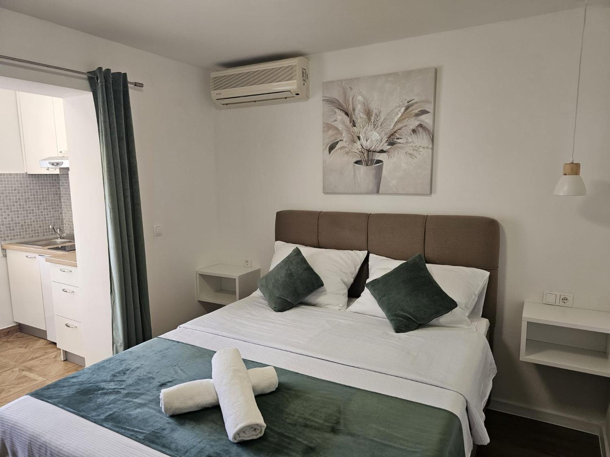 Apartments Kovac Makarska Eksteriør billede